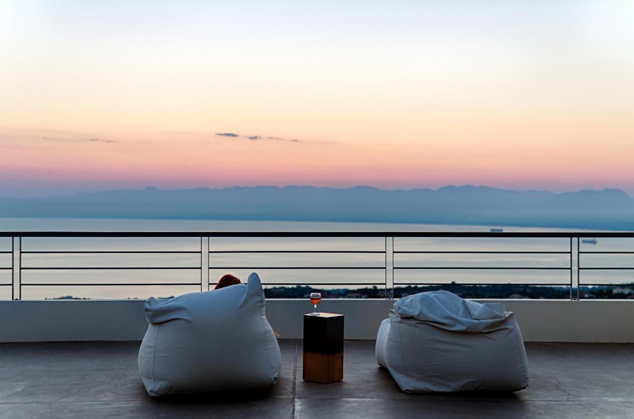 Euphoria Suites Avía Exteriör bild